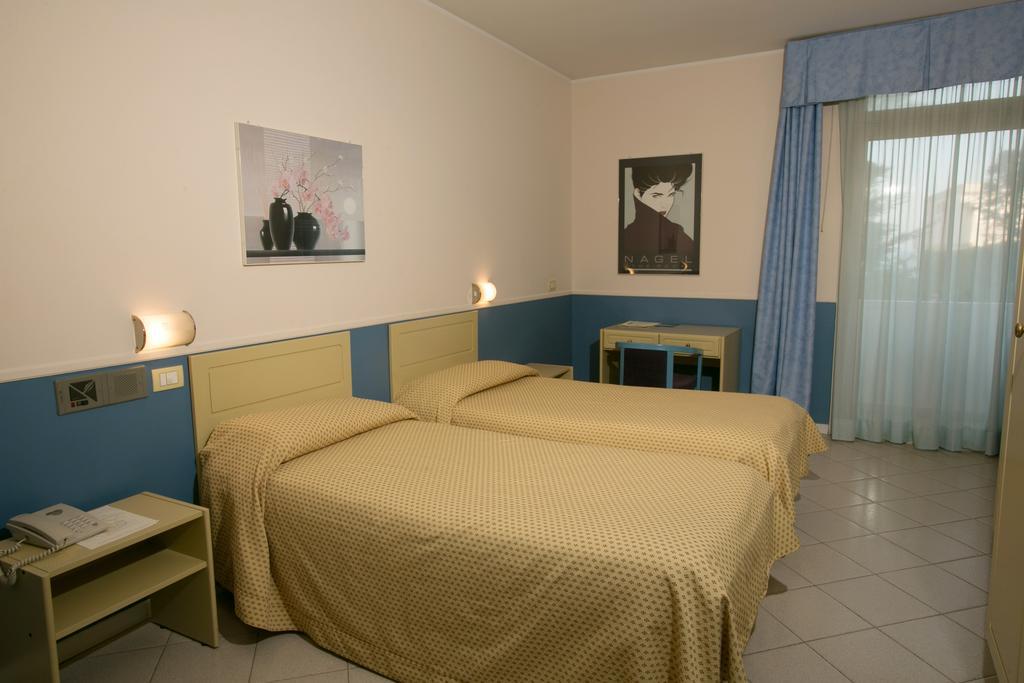 Hotel Salsello Bisceglie Esterno foto